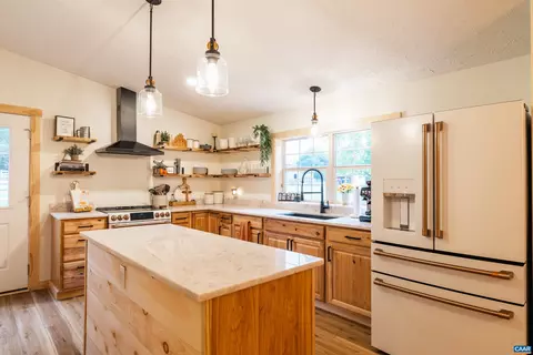 345 Thorofare Rd, Crimora, VA 24431