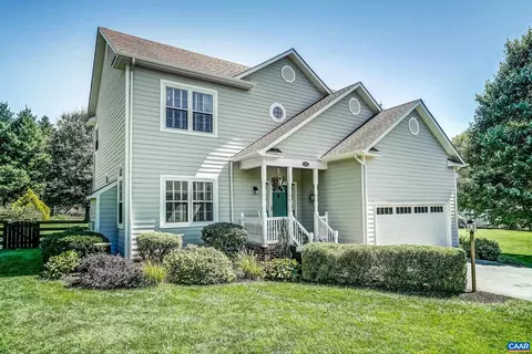 1115 Highlands Dr, Charlottesville, VA 22901