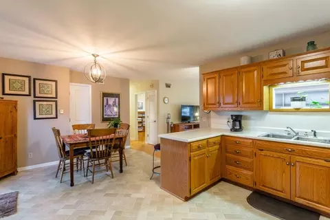 385 Westview St, Dayton, VA 22821 photo 5