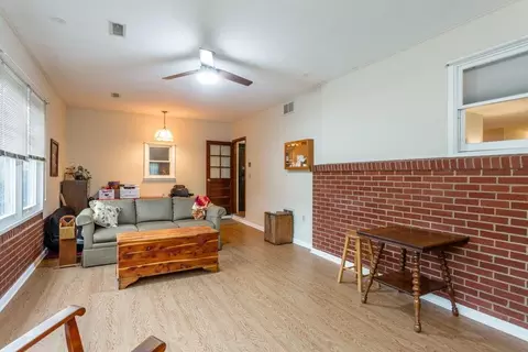 385 Westview St, Dayton, VA 22821 photo 15