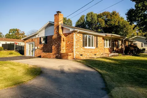 802 Ninth St, Shenandoah, VA 22849 photo 2