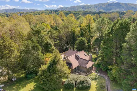 1249 Timberbranch Ct, Charlottesville, VA 22902