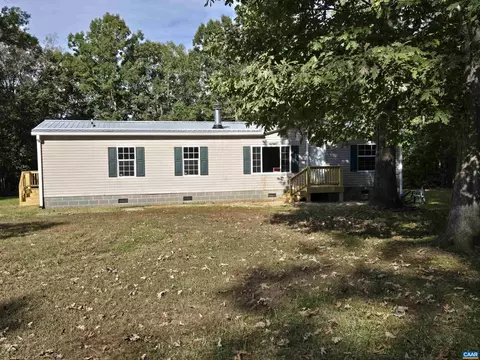 734 Fearstown Rd, Charlotte Court House, VA 23923