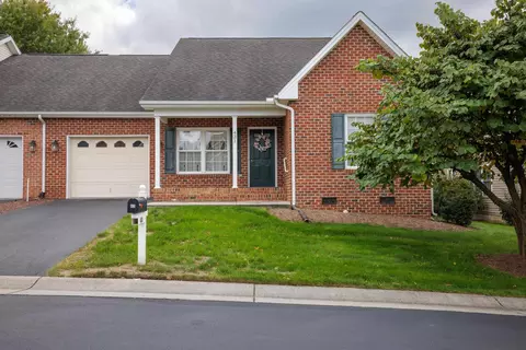 431 Hickory Grove Cir, Harrisonburg, VA 22801
