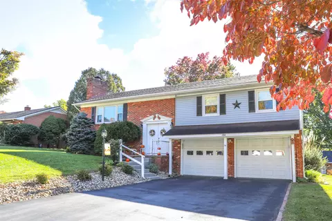 104 Country Lodge Rd, Waynesboro, VA 22980