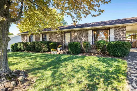 60 Summerfield Dr, Fishersville, VA 22939
