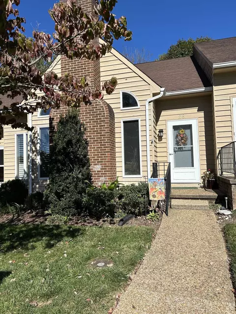 28 Shannon Pl #28, Staunton, VA 24401