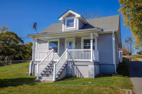 917 Sherwood Ave, Waynesboro, VA 22980