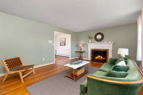 224 Cambridge Dr, Stuarts Draft, VA 24477 photo 2
