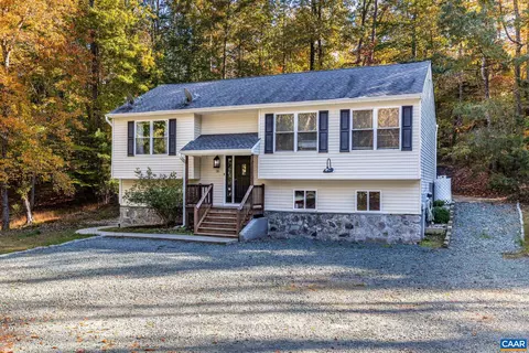 35 Brougham Rd, Palmyra, VA 22963