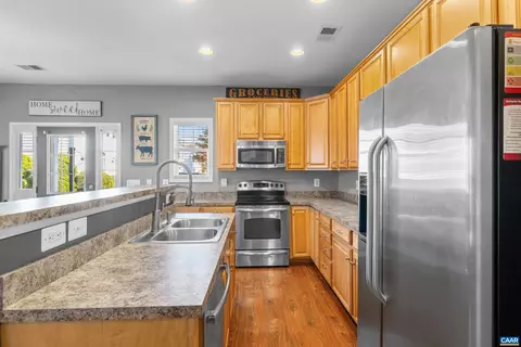 108 Villa Cir, Palmyra, VA 22963 photo 5