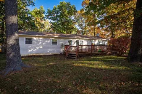69 Deer Hill Ln, Staunton, VA 24401