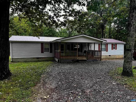 184 Gerties Ln, Stuarts Draft, VA 24477