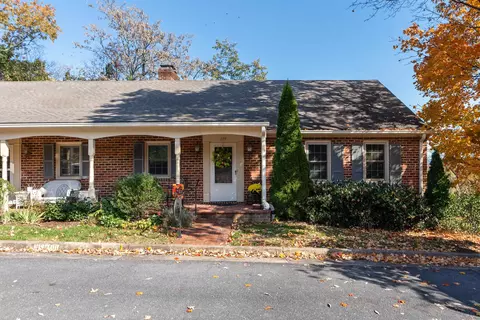109 Waverley Grn, Staunton, VA 24401