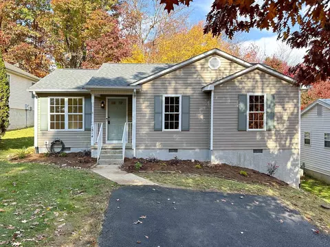 1514 Shenandoah Ave, Waynesboro, VA 22980