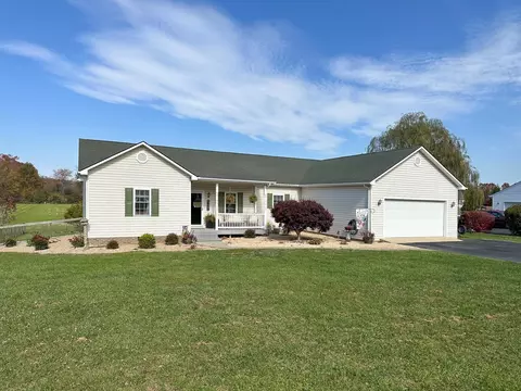 3427 Lyndhurst Rd, Stuarts Draft, VA 24477