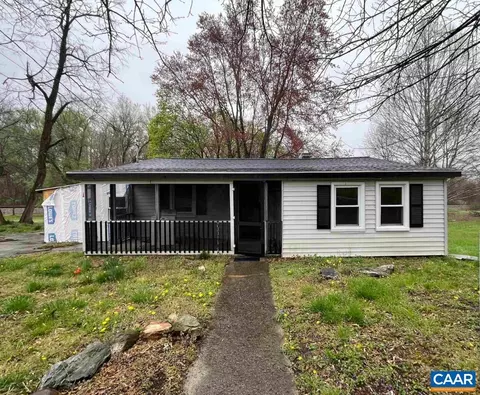 1067 Albemarle Ave, Waynesboro, VA 22980