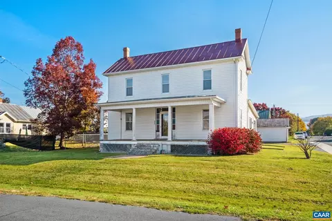 202 Hill Ave, Elkton, VA 22827