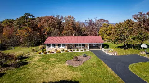 1798 Loop Rd, Elkton, VA 22827