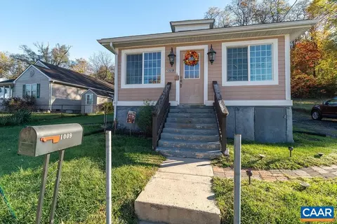 1009 Winchester Rd, Waynesboro, VA 22980
