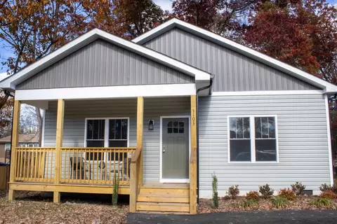 1103 Gardner St, Waynesboro, VA 22980