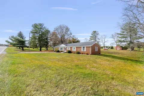 1333 Middlebrook Rd, Staunton, VA 24401