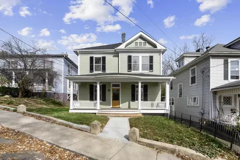 109 Oakenwold St, Staunton, VA 24401
