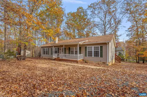9 Fairwood Pl, Palmyra, VA 22963