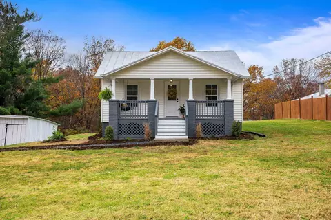 671 Indian Mound Rd, Staunton, VA 24401