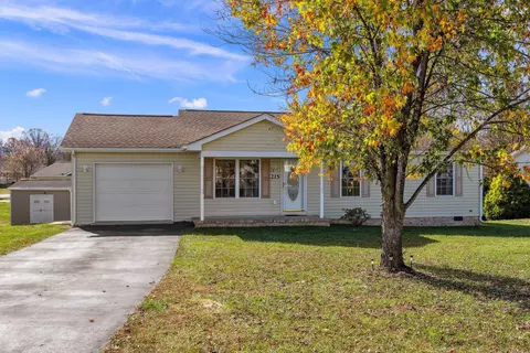 215 Tanager Ln, Elkton, VA 22827