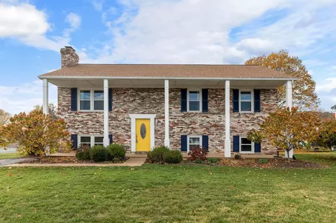 35 Granary Rd, Verona, VA 24482