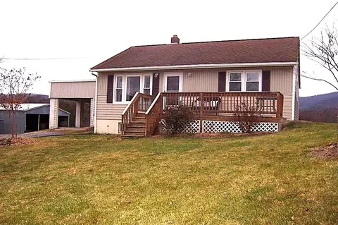 540 E Craig St E, Craigsville, VA 24430