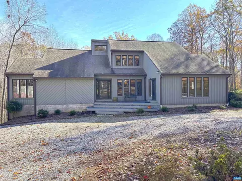 1506 Sheilds Cir, Farmville, VA 23901