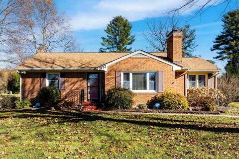 2133 Belvue Rd, Waynesboro, VA 22980