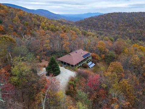 4171 Cub Creek Rd, Roseland, VA 22967