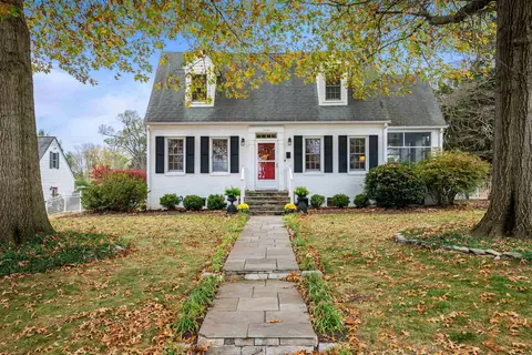 2044 Chase Ave, Waynesboro, VA 22980