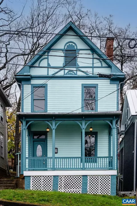 613 W Frederick St W, Staunton, VA 24401