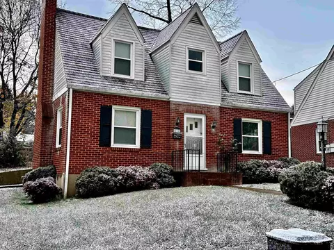414 Benson St, Staunton, VA 24401
