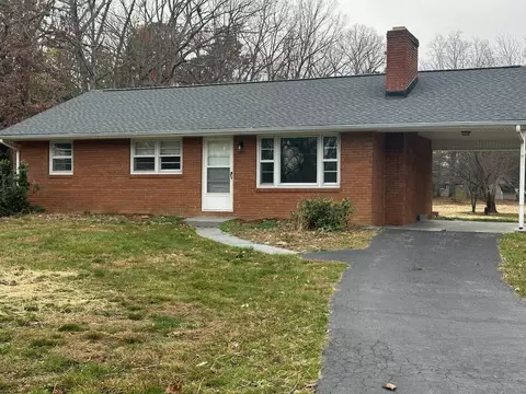 233 Dodge St, Stuarts Draft, VA 24477