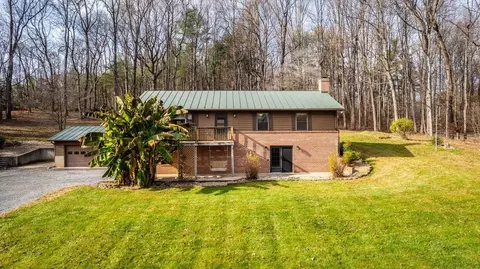 230 Rural Dr, Mount Solon, VA 22843
