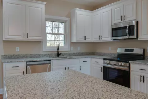 121 Spring Ridge Dr, Stuarts Draft, VA 24477 photo 17