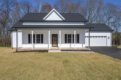121 Spring Ridge Dr, Stuarts Draft, VA 24477