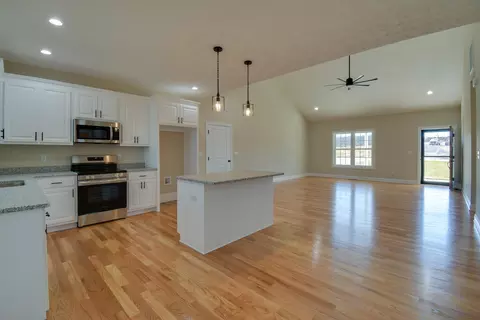 121 Spring Ridge Dr, Stuarts Draft, VA 24477 photo 9