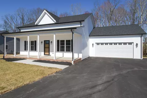 121 Spring Ridge Dr, Stuarts Draft, VA 24477 photo 3