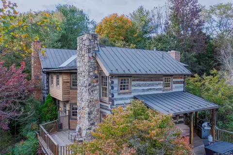1997 Timber Ridge Rd, Buena Vista, VA 24416
