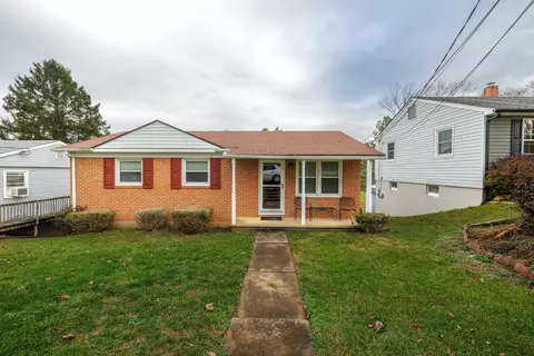 217 Carolina Ave, Waynesboro, VA 22980