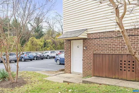 2104 Jefferson Park Ave #G, Charlottesville, VA 22903
