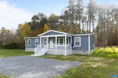 3799 S Rolling Rd S, Scottsville, VA 24590