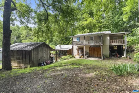 1688 Davis Creek Ln, Lovingston, VA 22949