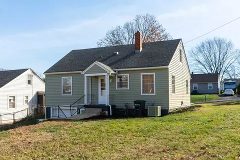 302 Devon Rd, Staunton, VA 24401 photo 4